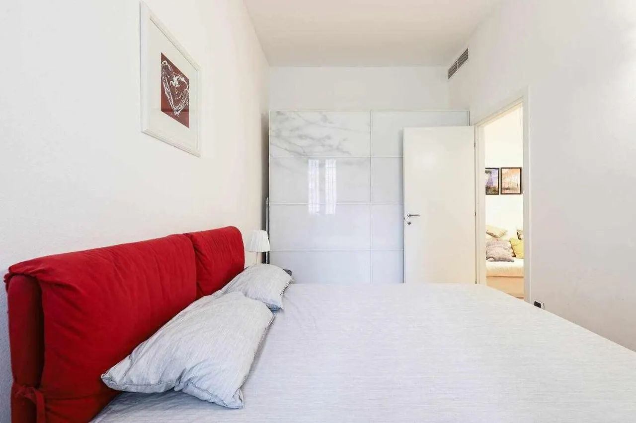 Sv18C Charming Modern Flat S Ambrogio Apartment Milan Italy