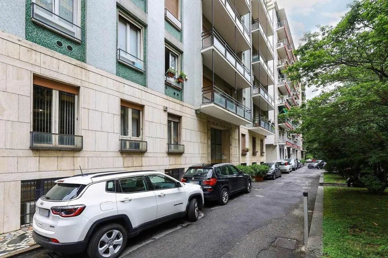 Sv18C Charming Modern Flat S Ambrogio Apartment Milan 0*,  Italy